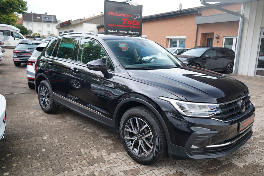 Volkswagen Tiguan 2023 г. Чёрный, пробег 28670 км
