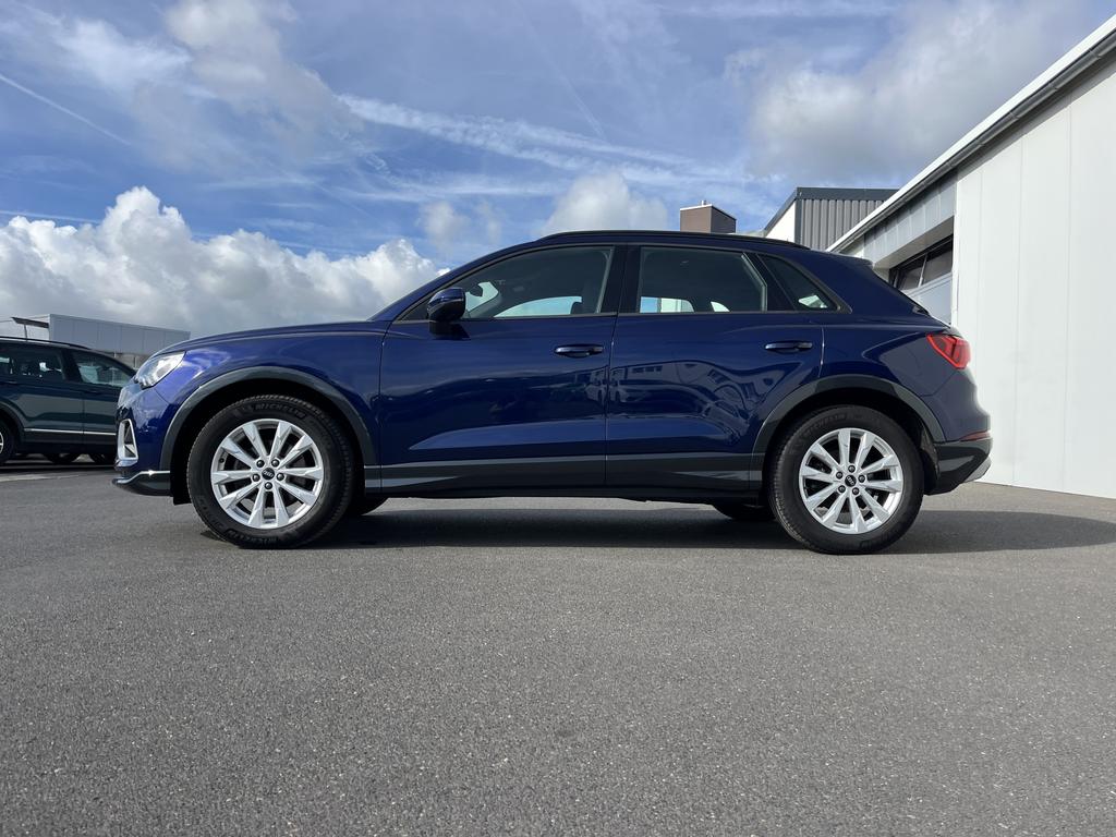 Audi Q3 2022 г. Синий, пробег 47125 км