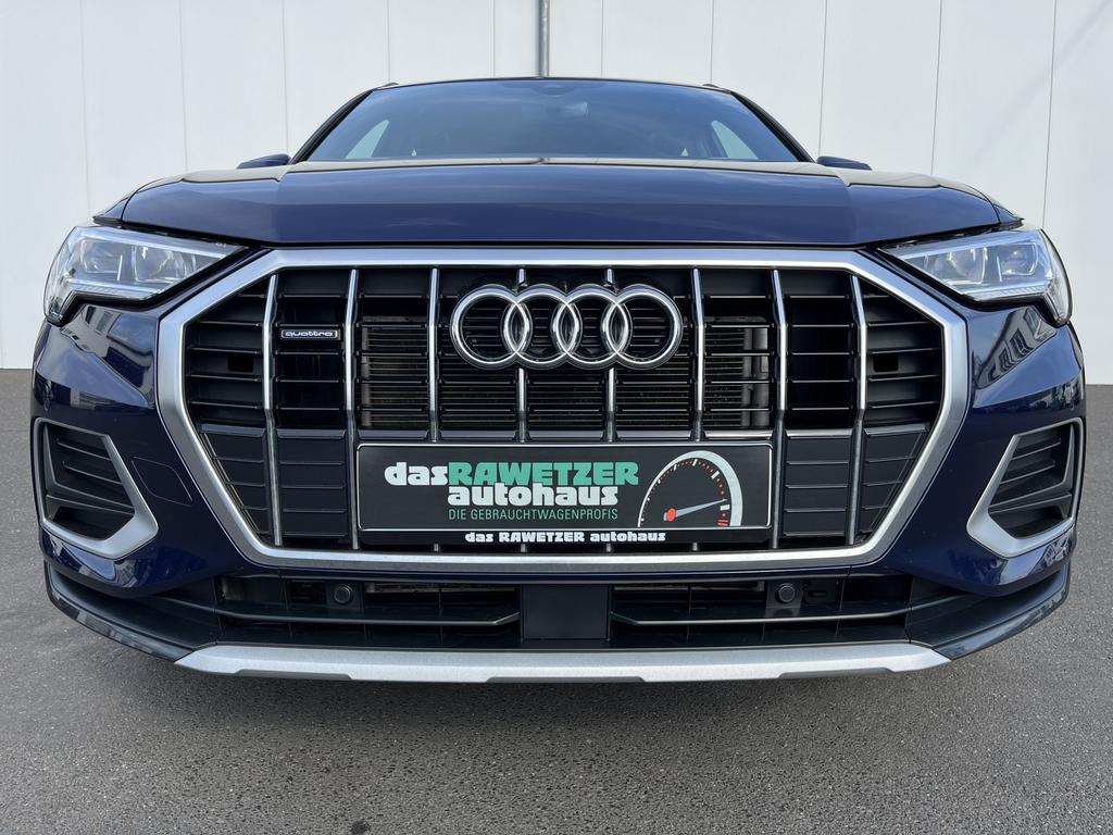 Audi Q3 2022 г. Синий, пробег 47125 км
