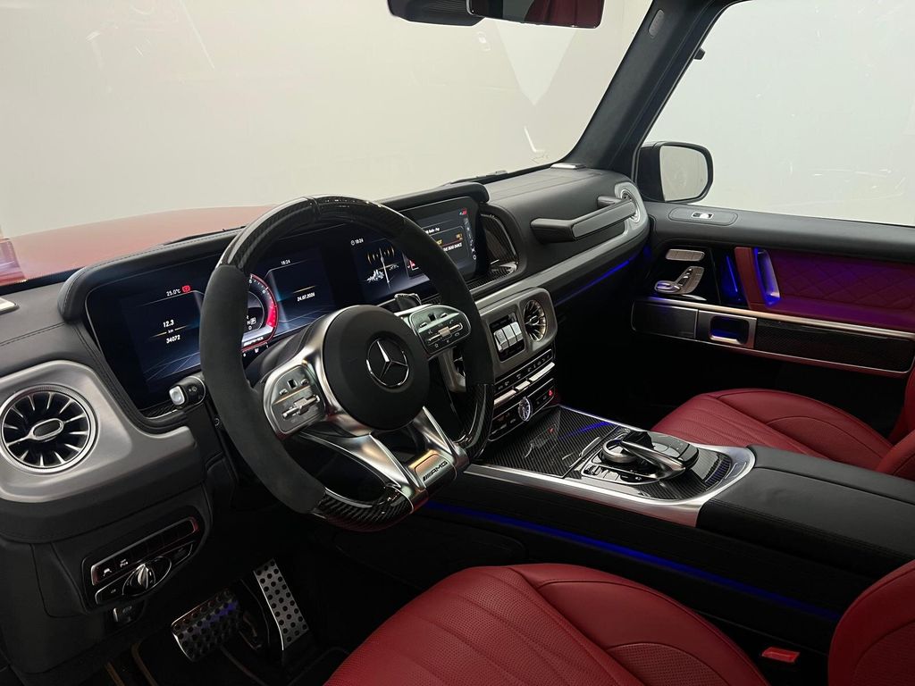 Mercedes-Benz G 63 AMG 2023 г. Красный, пробег 34190 км