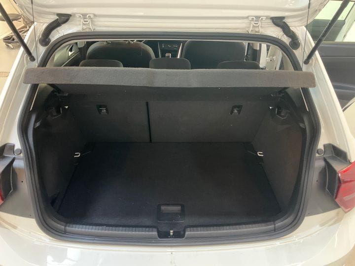 Volkswagen Polo 2023 г. Белый, пробег 29703 км