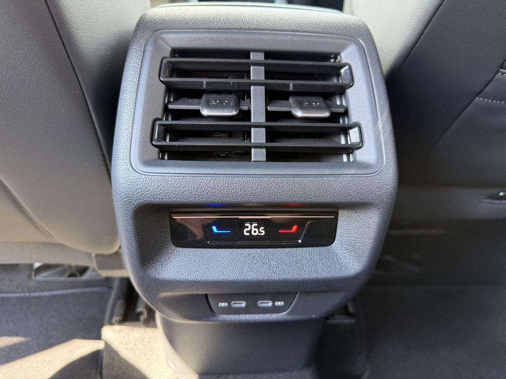Volkswagen Tiguan 2025 г. Чёрный, пробег 19060 км