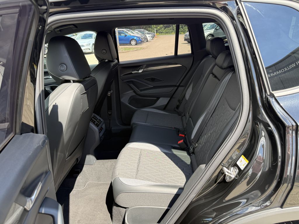 Volkswagen Tiguan 2025 г. Чёрный, пробег 19060 км
