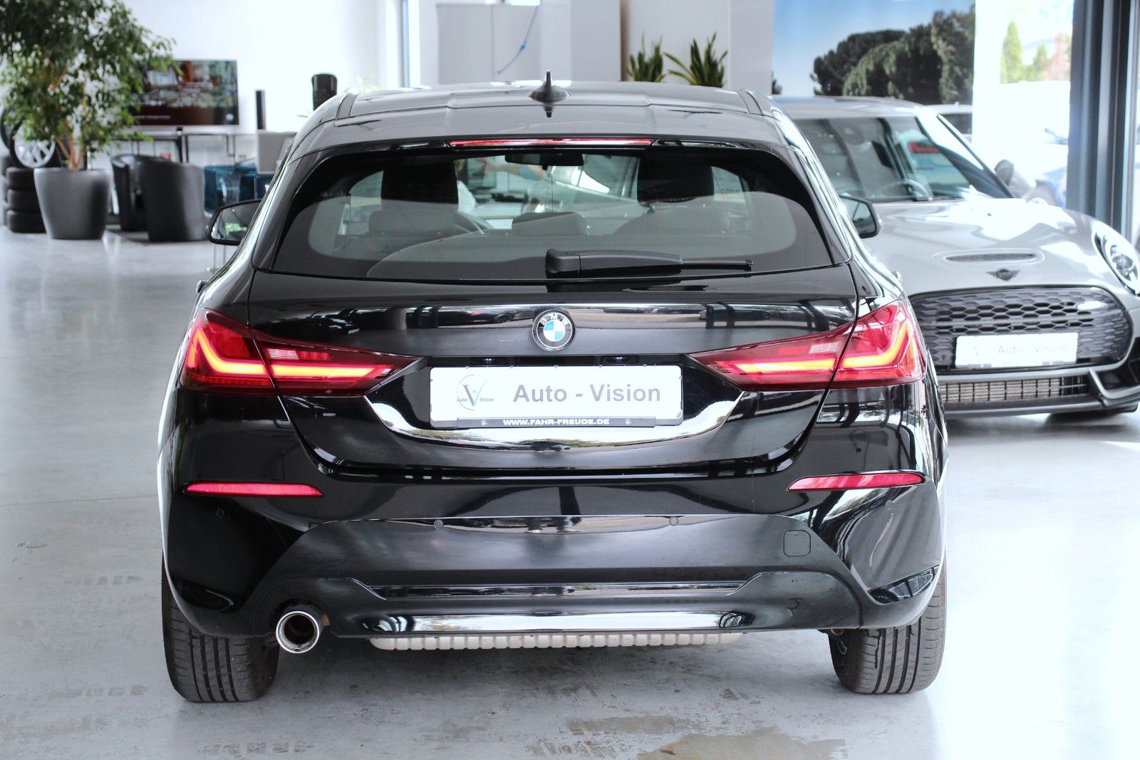 BMW 118 2023 г. Чёрный, пробег 47943 км