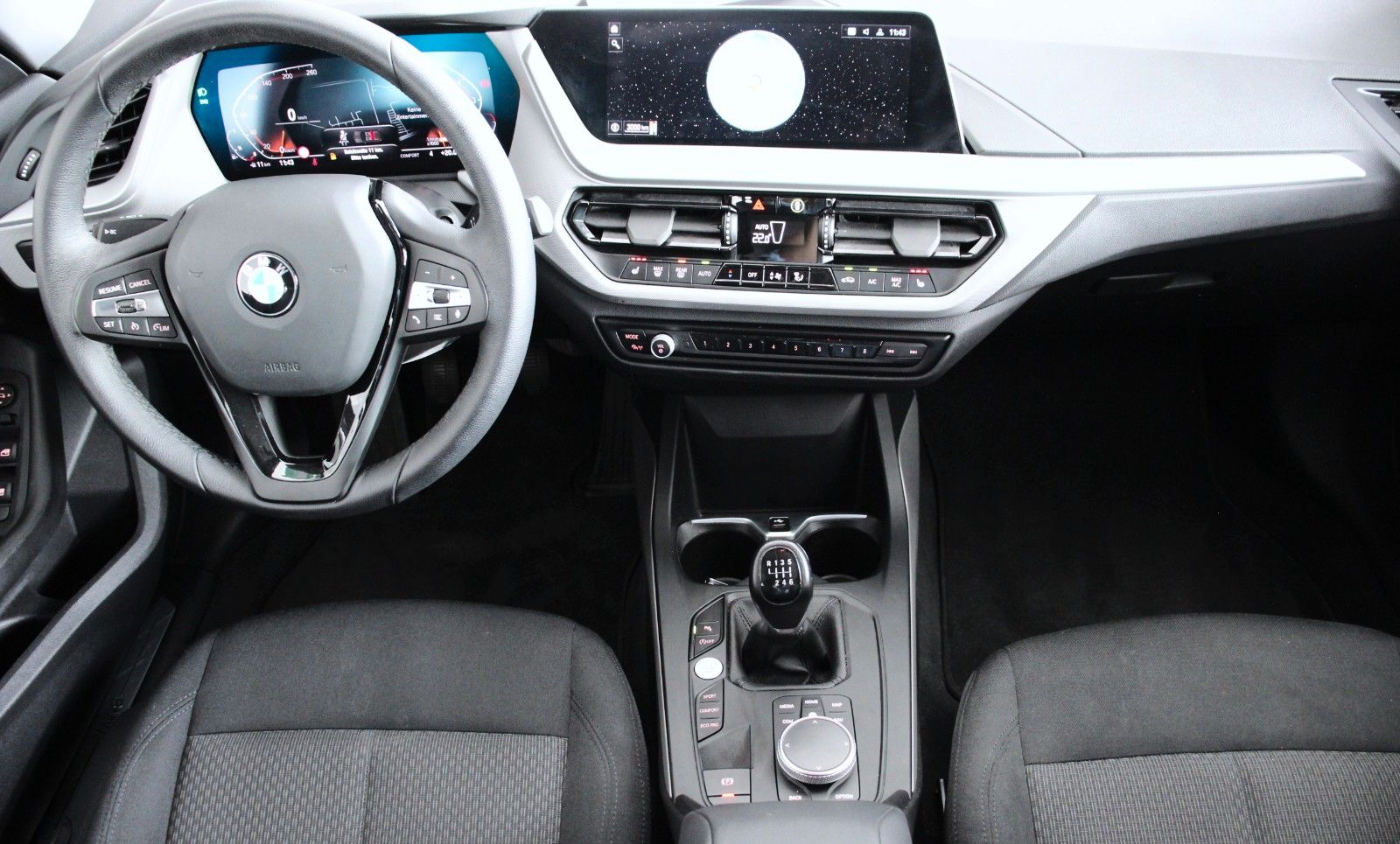 BMW 118 2023 г. Чёрный, пробег 47943 км