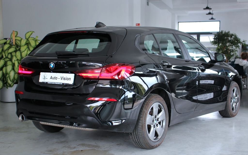 BMW 118 2023 г. Чёрный, пробег 47943 км