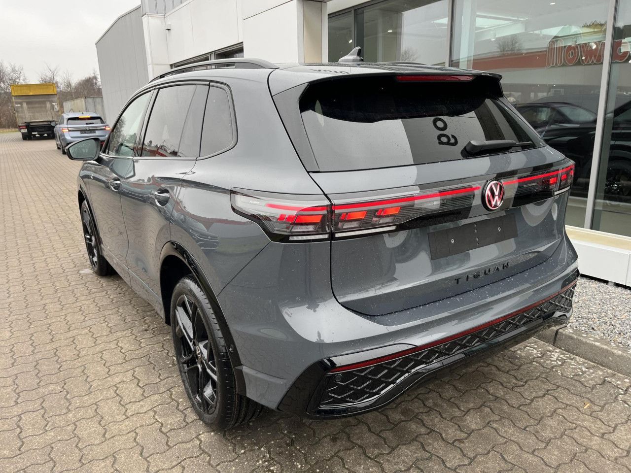 Volkswagen Tiguan 2025 г. Серый, пробег 100 км
