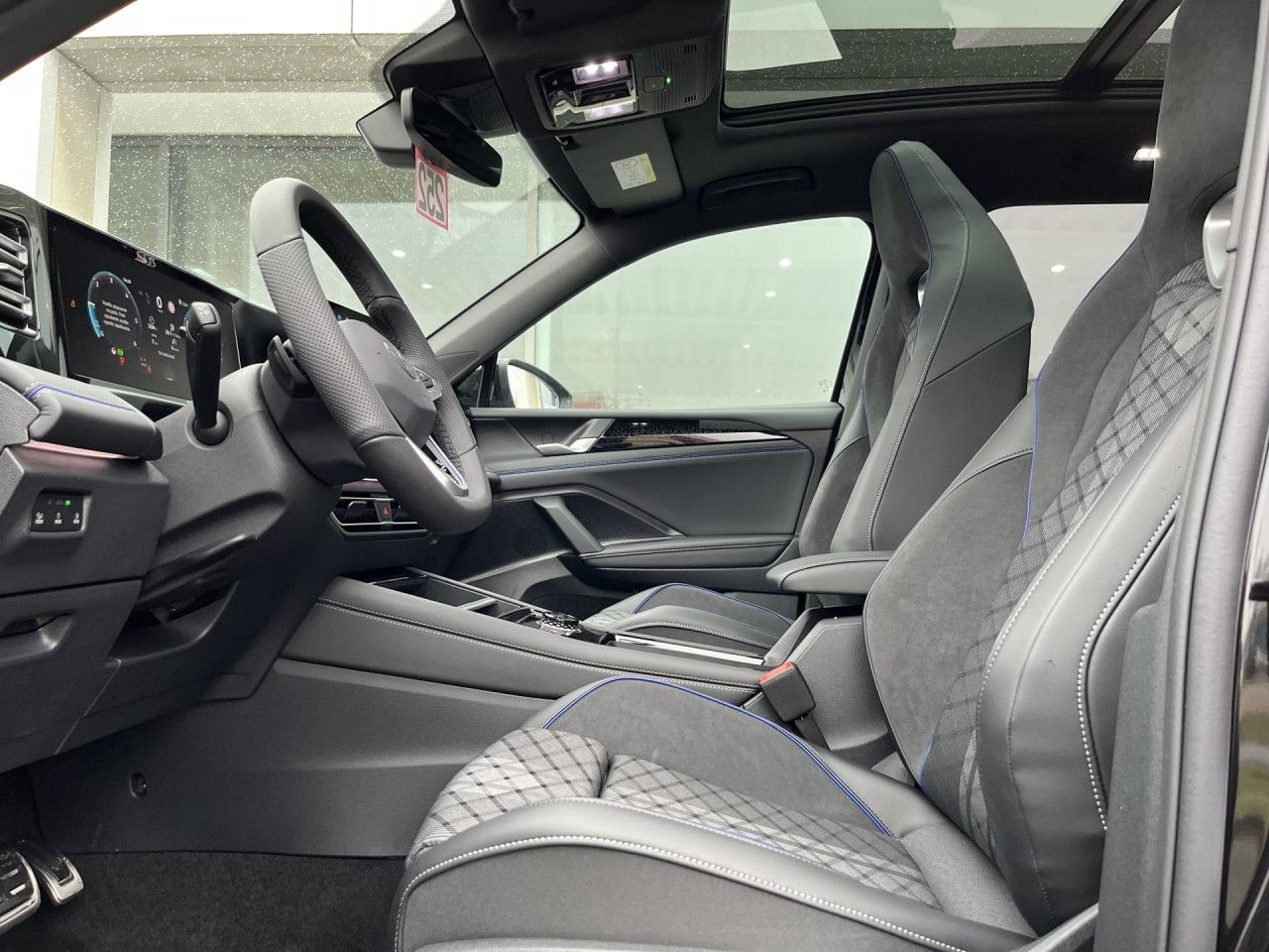 Volkswagen Tiguan 2025 г. Серый, пробег 100 км