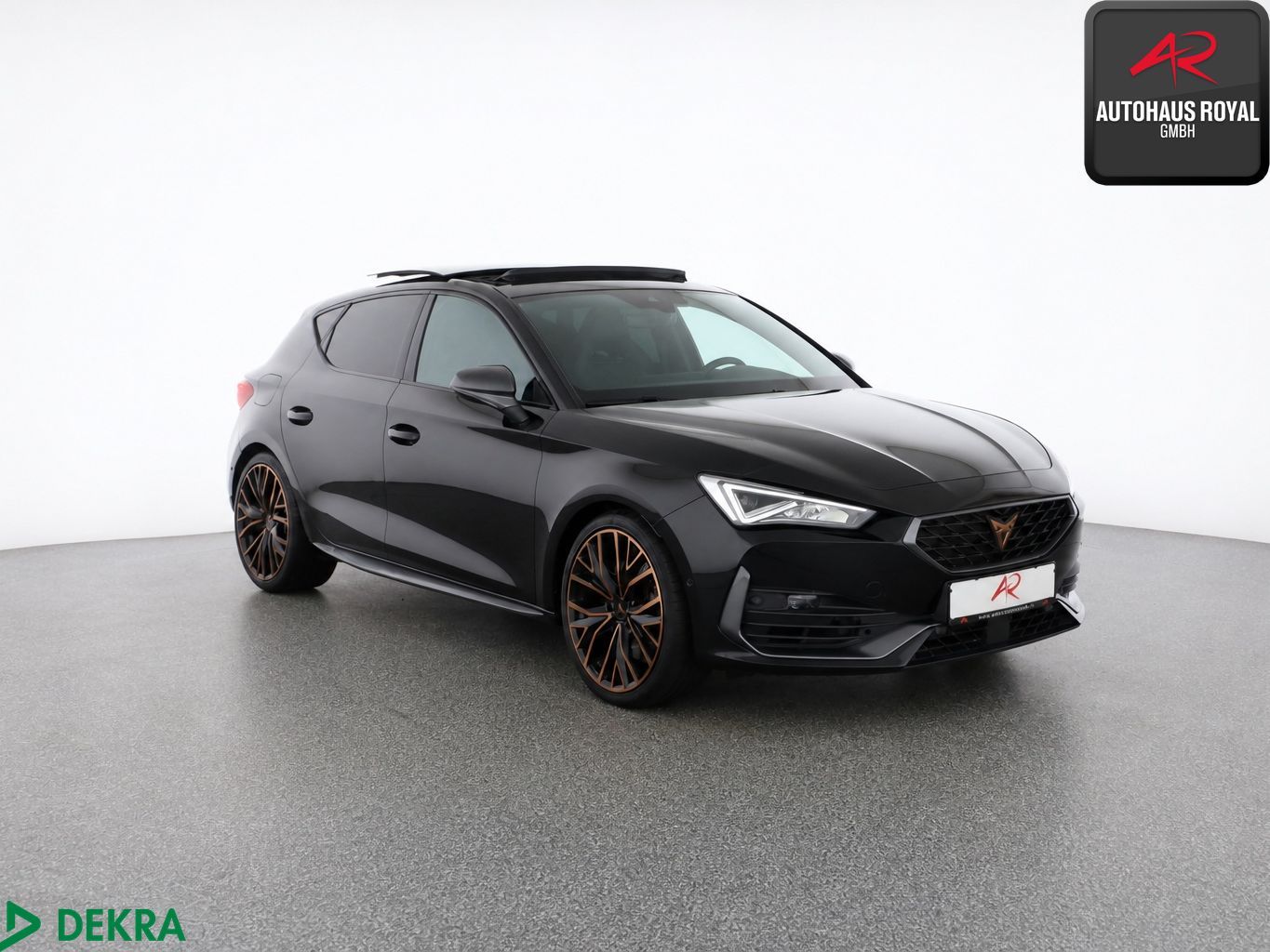 Cupra Leon 2022 г. Чёрный, пробег 53773 км