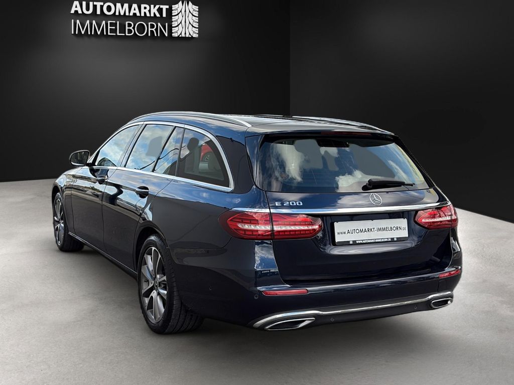 Mercedes-Benz E 200 2022 г. Чёрный, пробег 59998 км