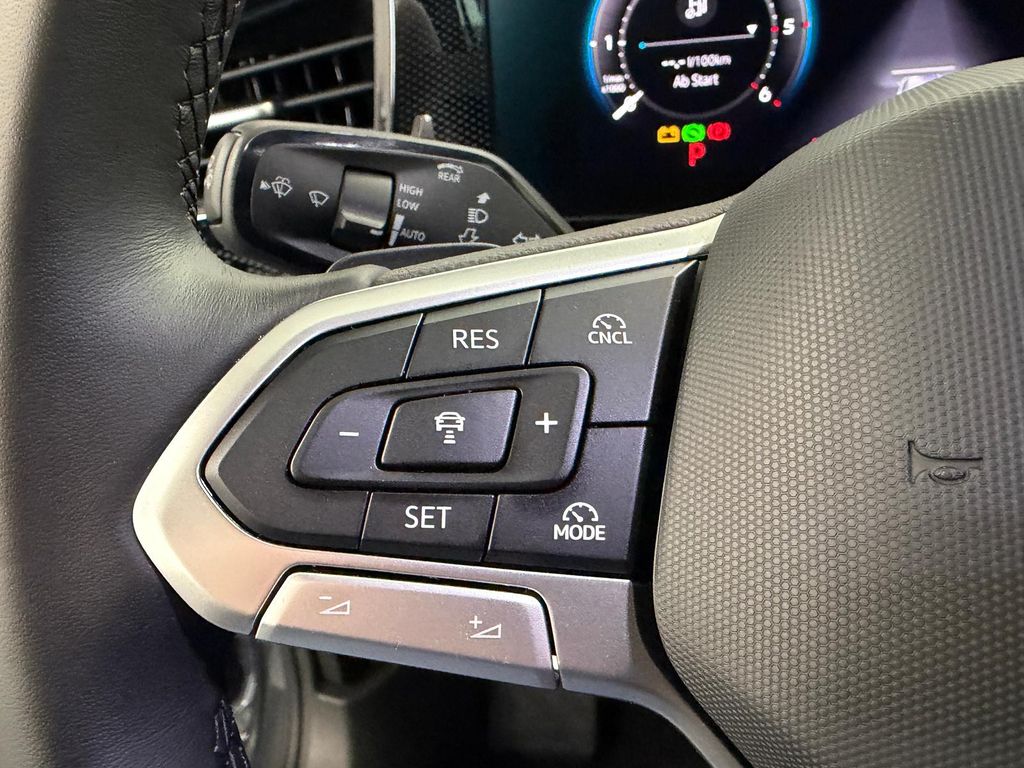 Volkswagen PASSAT VARIANT 2025 г. Серый, пробег 50977 км
