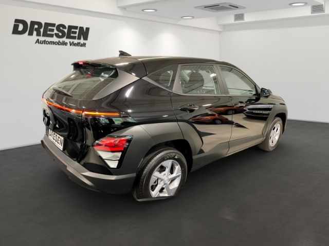 Hyundai Kona 2024 г. Чёрный, пробег 56815 км