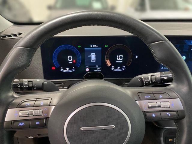Hyundai Kona 2024 г. Чёрный, пробег 56815 км