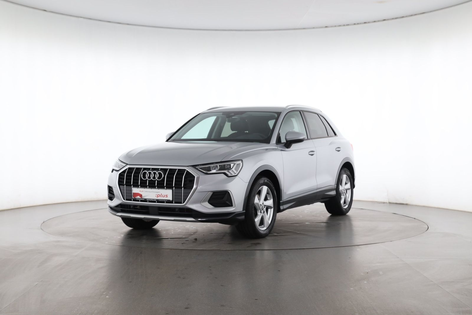 Audi Q3 2022 г. Серебристый, пробег 59498 км