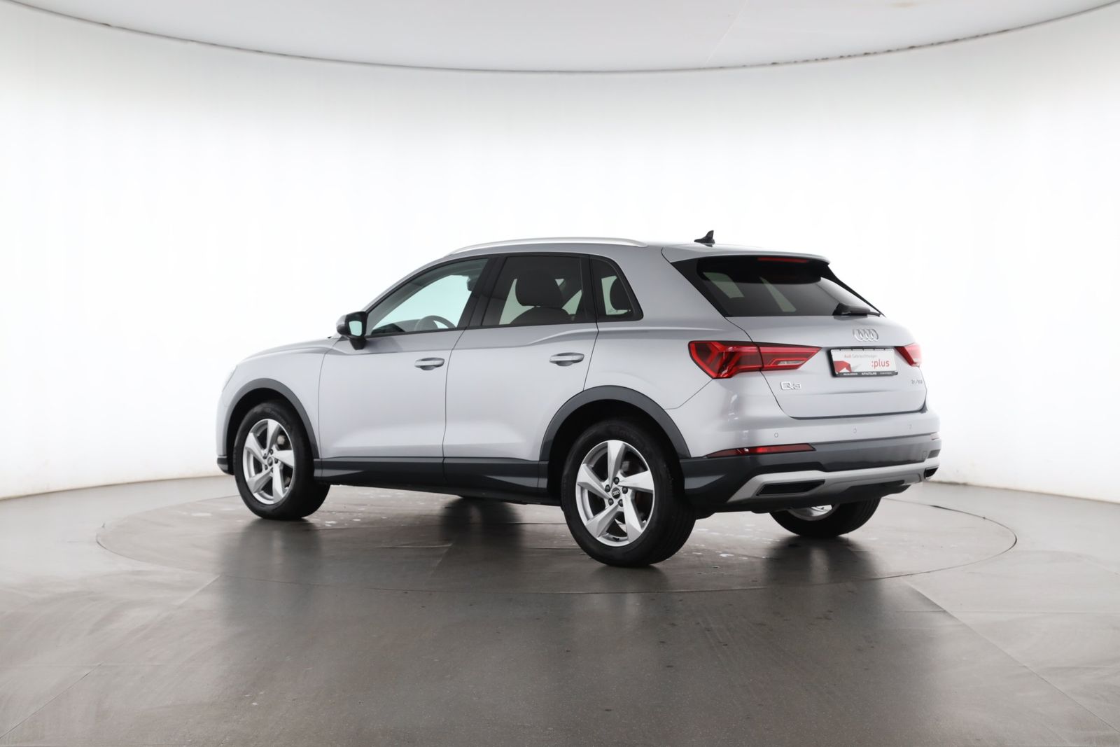 Audi Q3 2022 г. Серебристый, пробег 59498 км