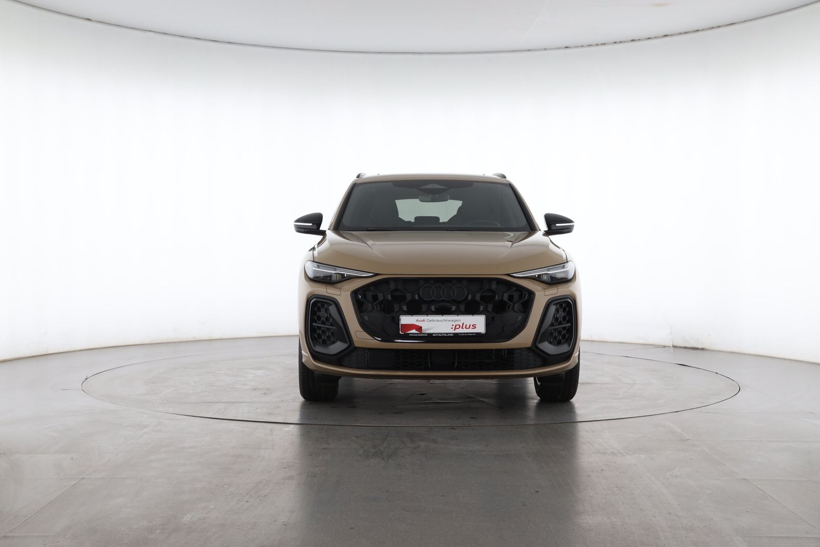 Audi Q5 2025 г. Жёлтый, пробег 5937 км