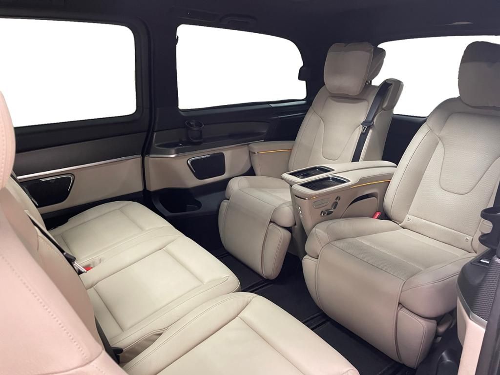 Mercedes-Benz V 300 2023 г. Чёрный, пробег 36000 км