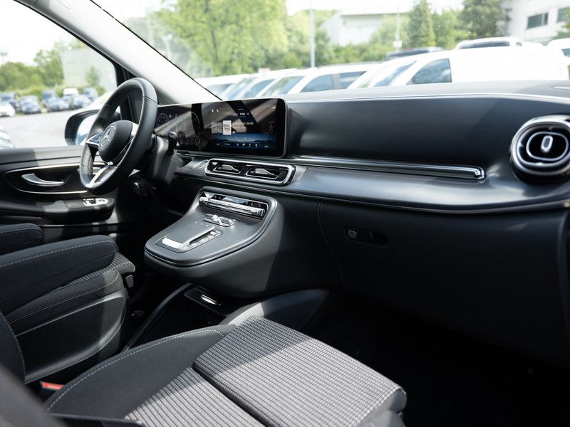 Mercedes-Benz V 250 2025 г. Серый, пробег 9950 км