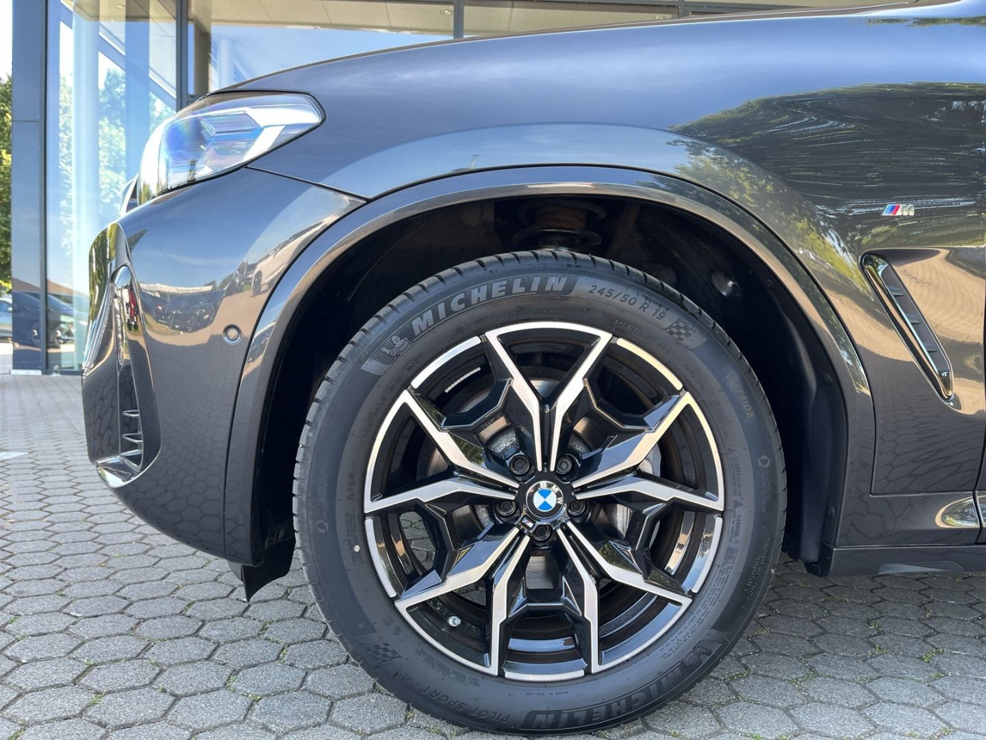 BMW X3 2024 г. Серый, пробег 46500 км