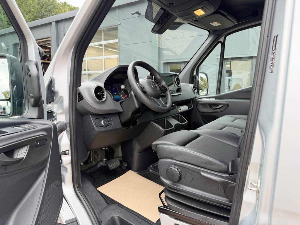 Mercedes-Benz SPRINTER 2022 г. Серебристый, пробег 48950 км