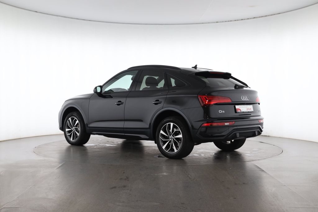 Audi Q5 2022 г. Чёрный, пробег 57249 км