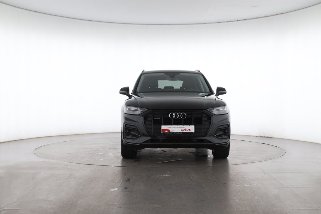 Audi Q5 2022 г. Чёрный, пробег 57249 км