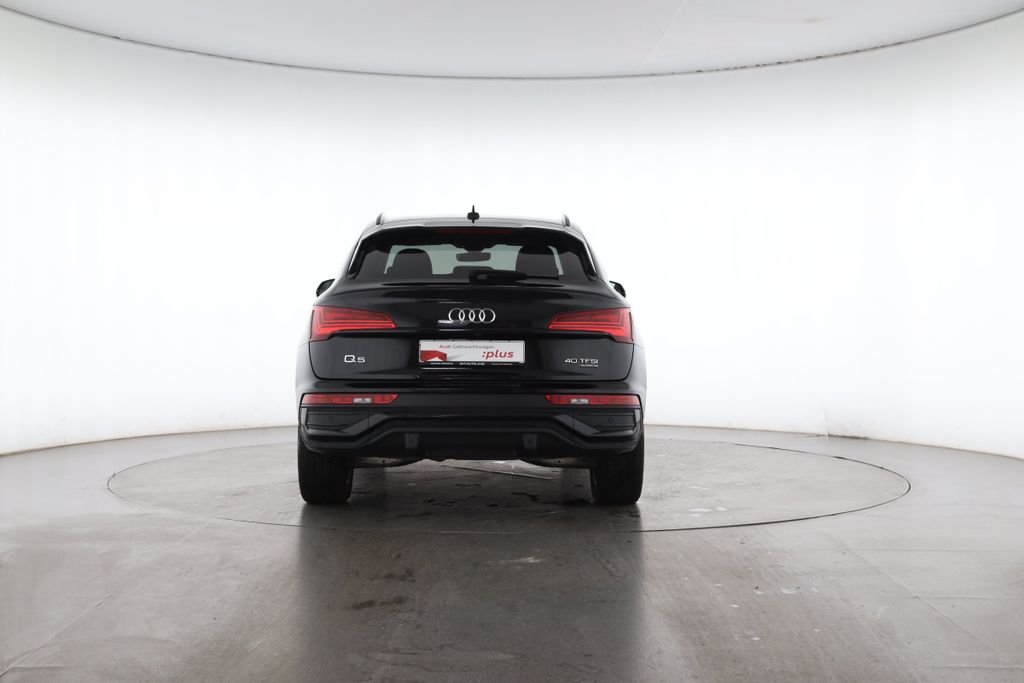 Audi Q5 2022 г. Чёрный, пробег 57249 км