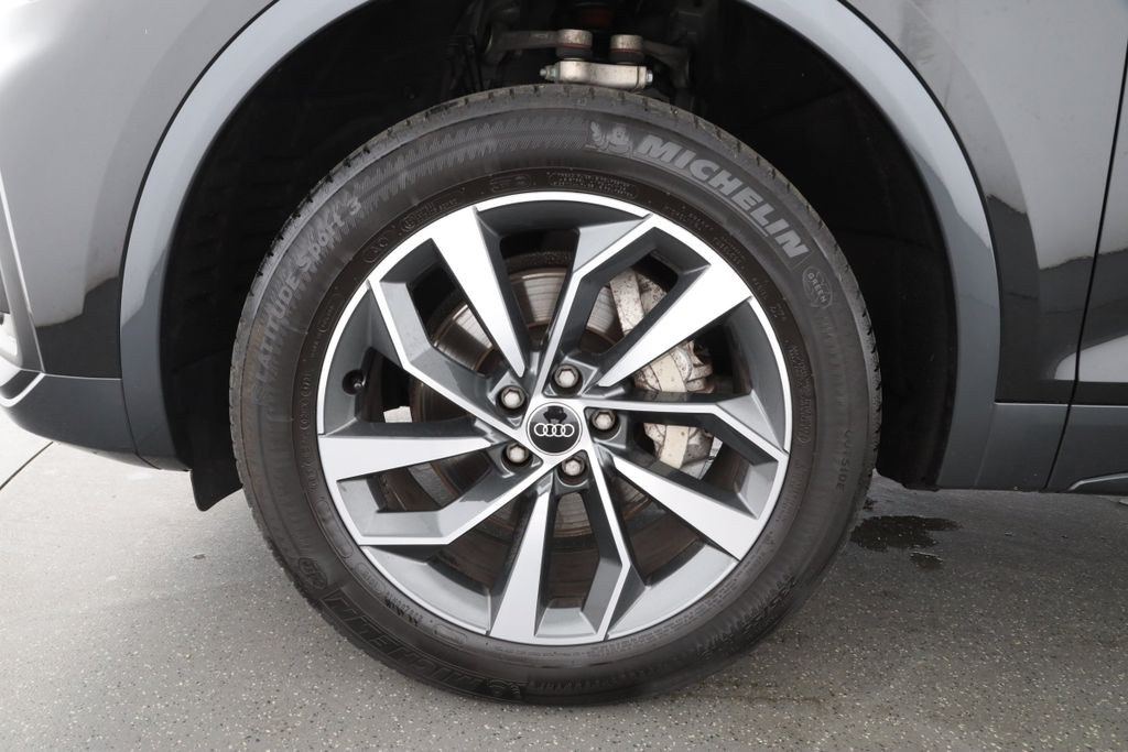 Audi Q5 2022 г. Чёрный, пробег 57249 км