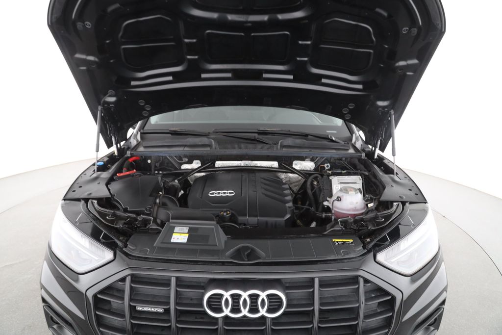 Audi Q5 2022 г. Чёрный, пробег 57249 км