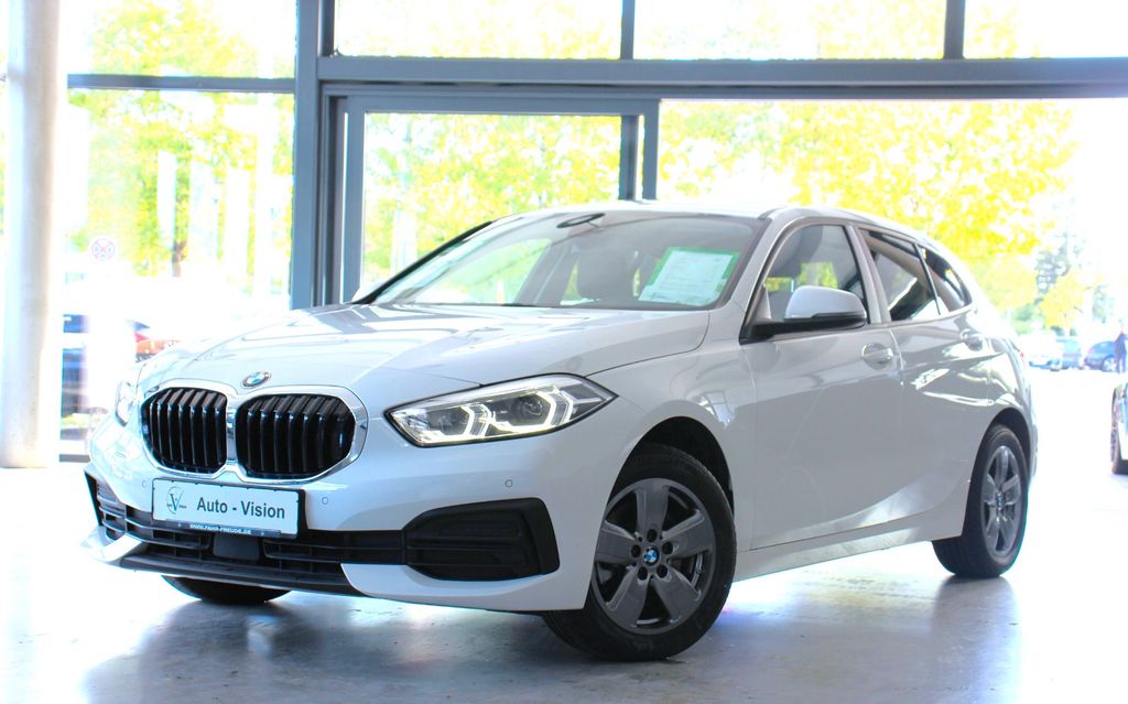 BMW 118 2023 г. Белый, пробег 23081 км