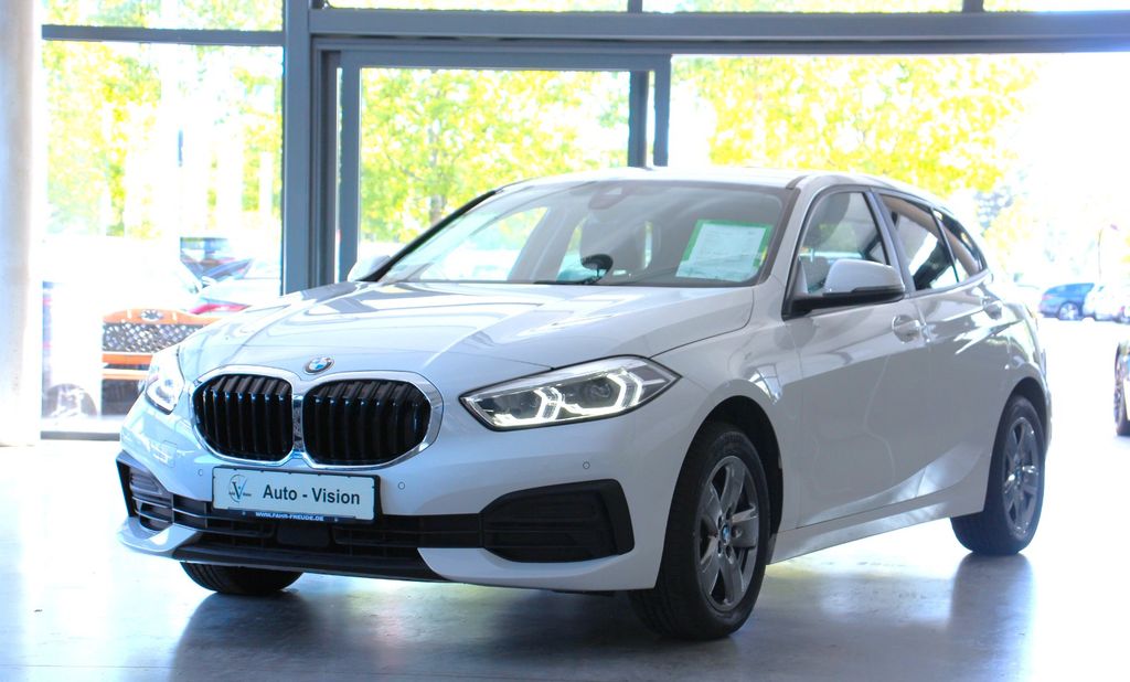 BMW 118 2023 г. Белый, пробег 23081 км