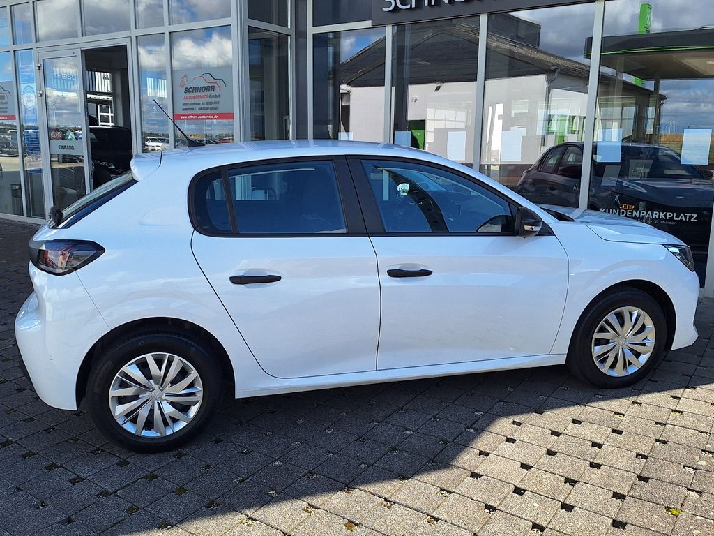 Peugeot 208 2022 г. Белый, пробег 55128 км