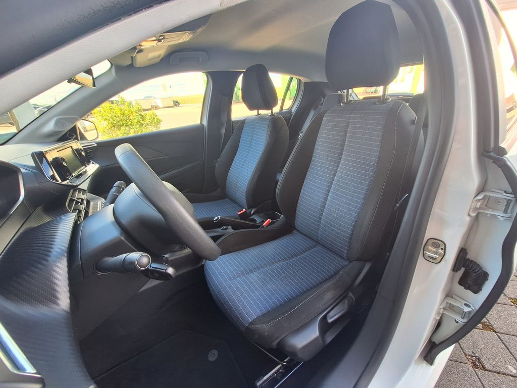 Peugeot 208 2022 г. Белый, пробег 55128 км