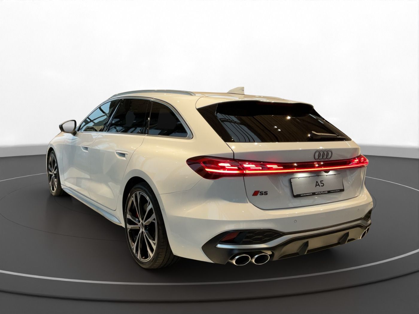 Audi S5 2025 г. Белый, пробег 19888 км