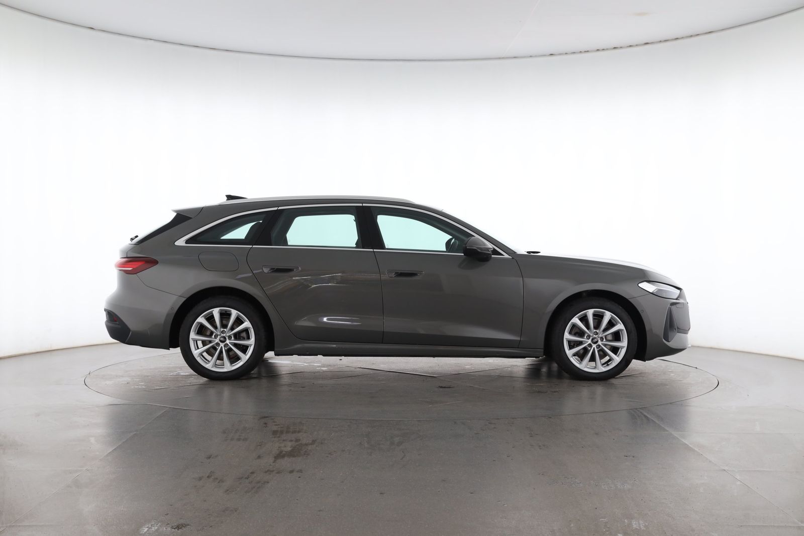 Audi A5 2024 г. Серый, пробег 17989 км
