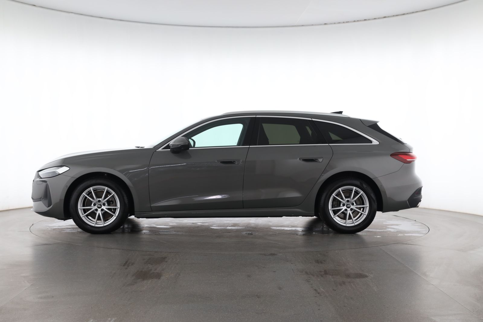 Audi A5 2025 г. Серый, пробег 28651 км
