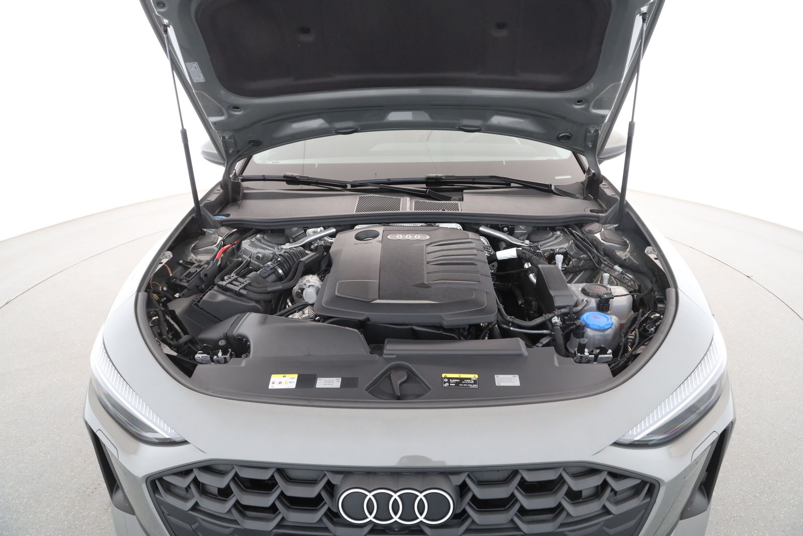Audi A5 2025 г. Серый, пробег 28651 км