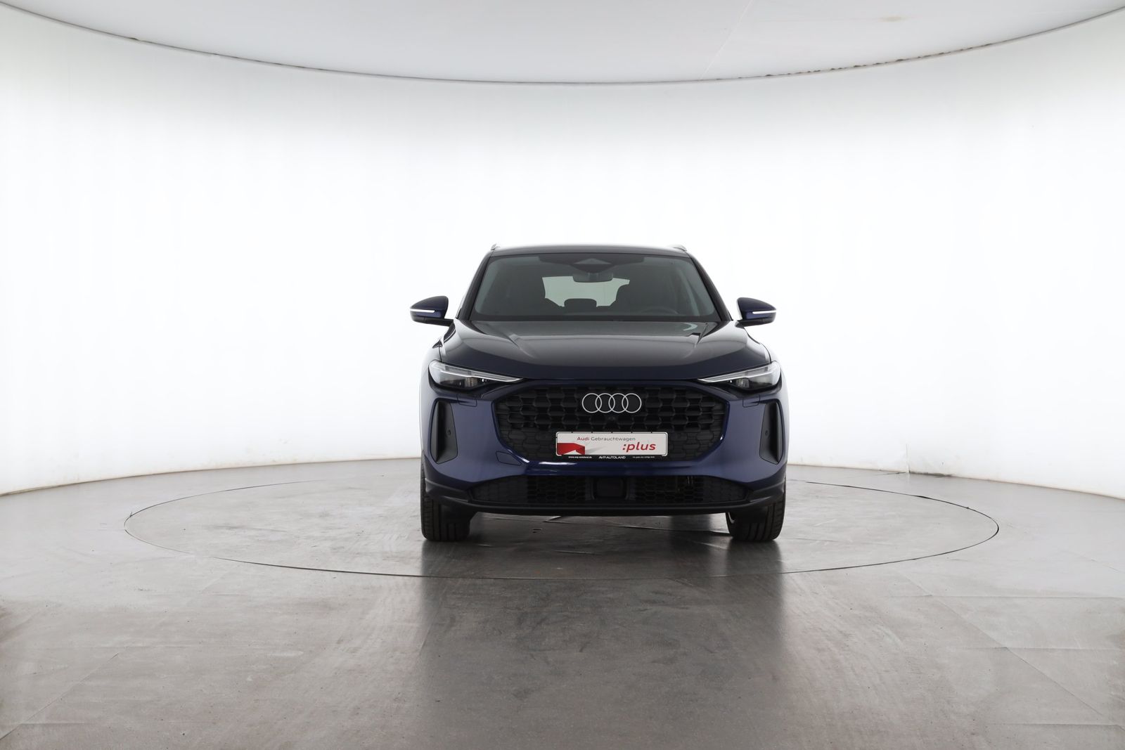 Audi Q5 2025 г. Синий, пробег 24999 км