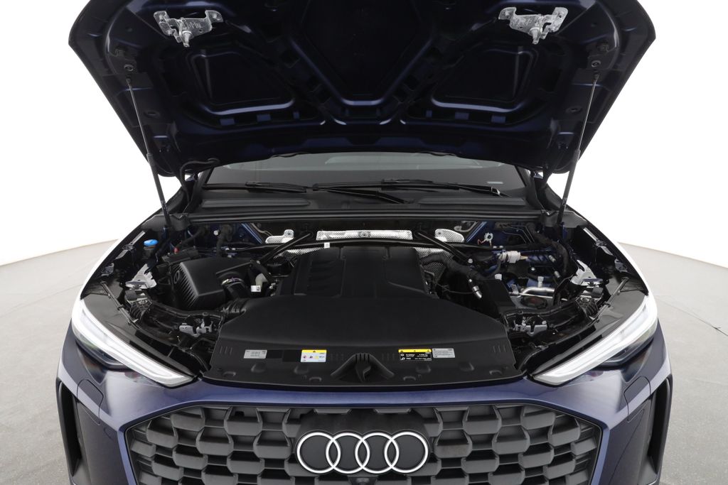 Audi Q5 2025 г. Синий, пробег 24999 км