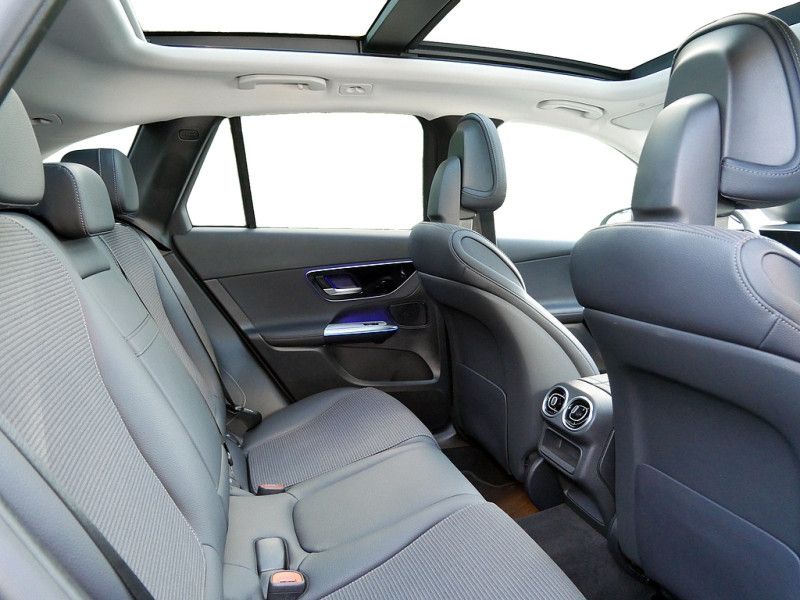 Mercedes-Benz GLC 220 2025 г. Чёрный, пробег 22244 км