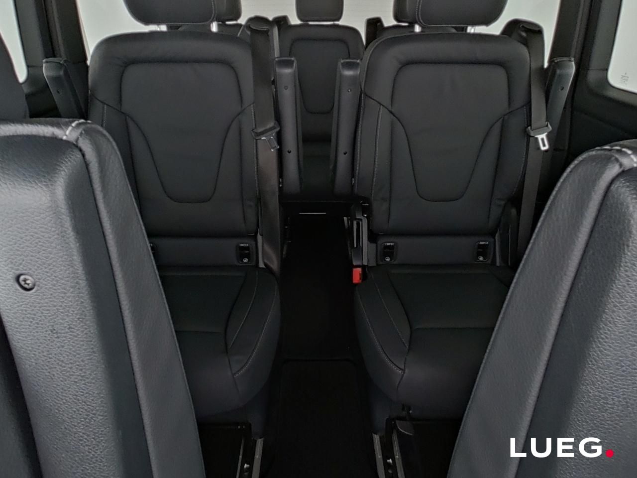 Mercedes-Benz V 250 2024 г. Белый, пробег 29922 км