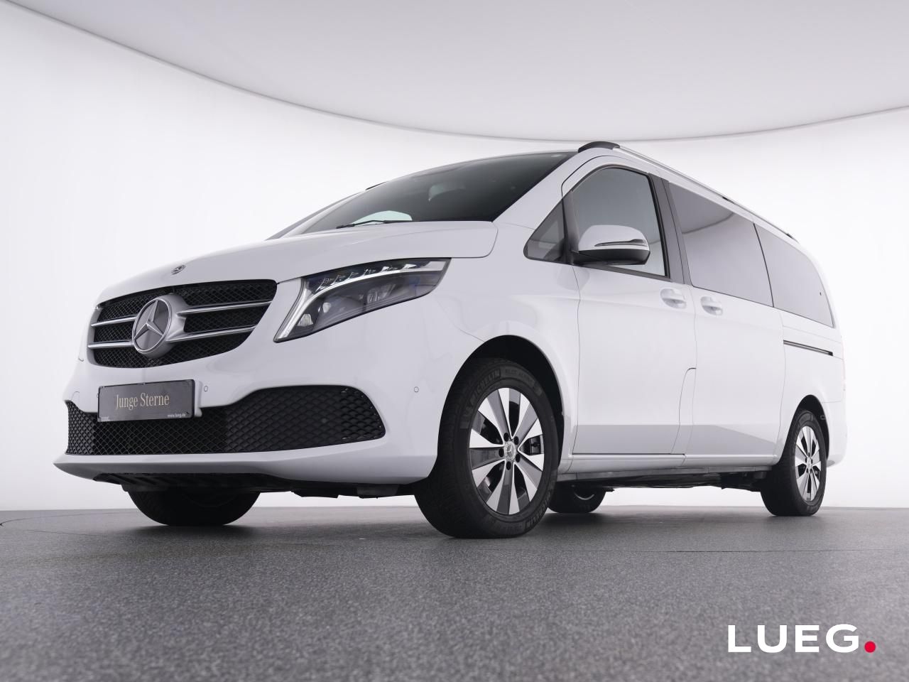 Mercedes-Benz V 250 2024 г. Белый, пробег 29922 км