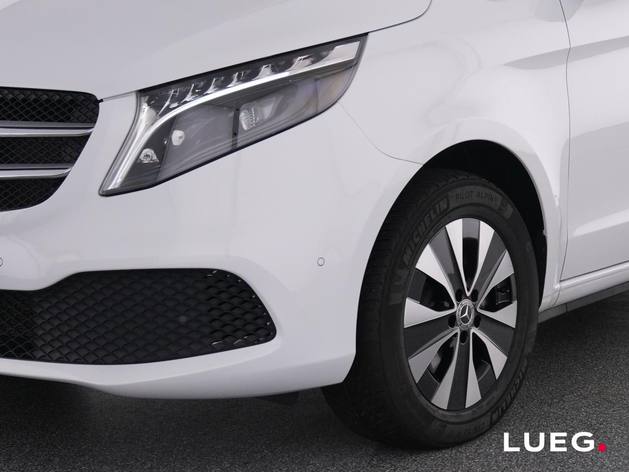 Mercedes-Benz V 250 2024 г. Белый, пробег 29922 км
