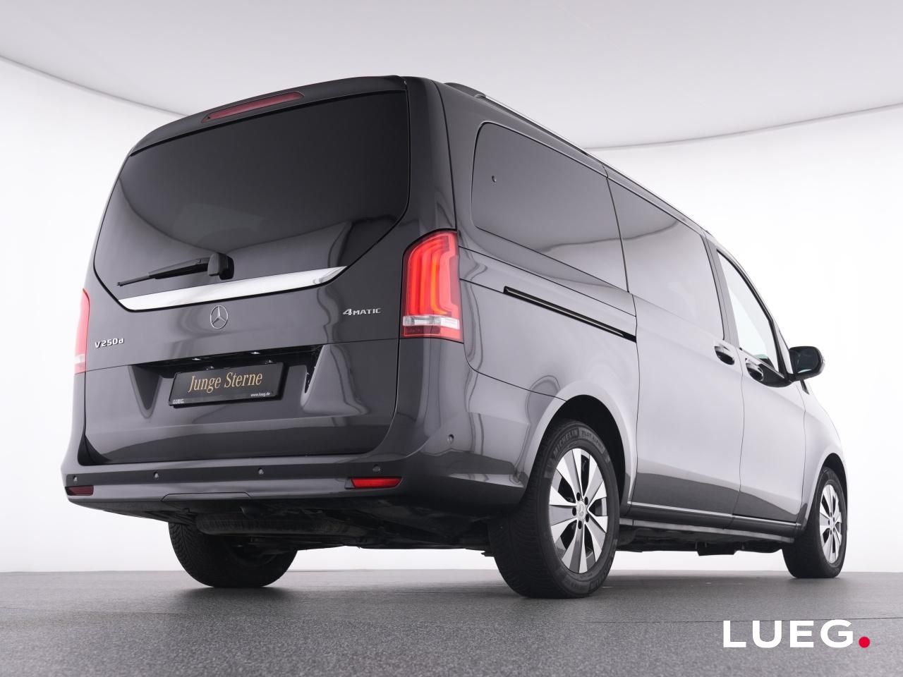 Mercedes-Benz V 250 2024 г. Серый, пробег 17620 км