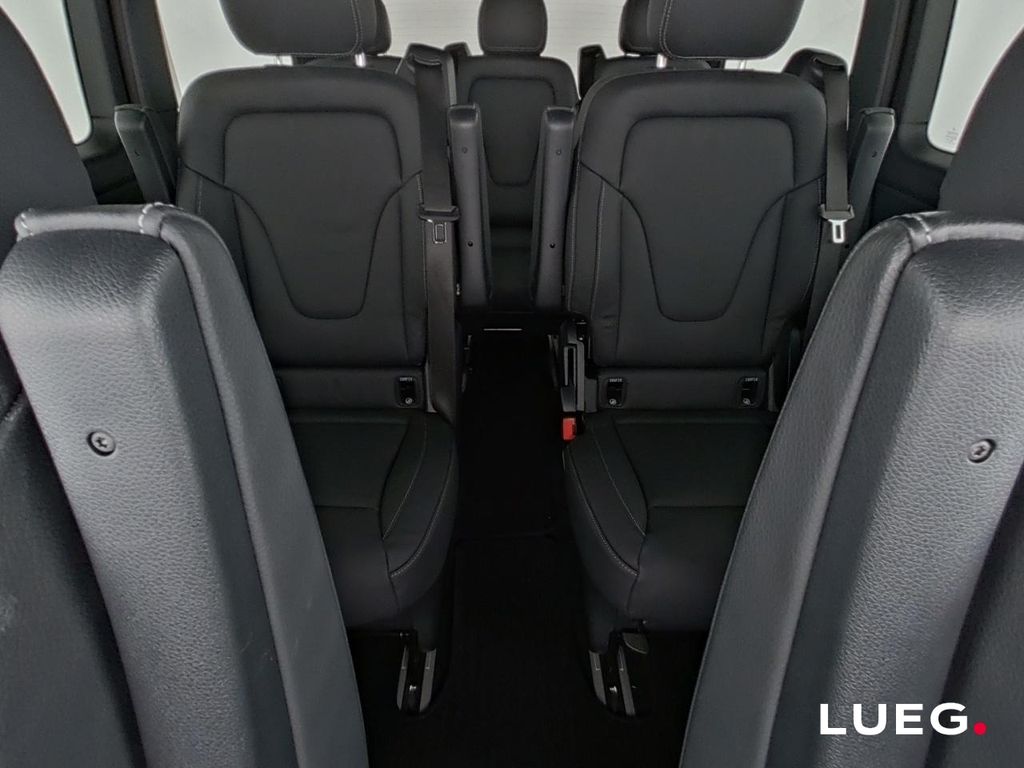 Mercedes-Benz V 250 2024 г. Серый, пробег 31896 км