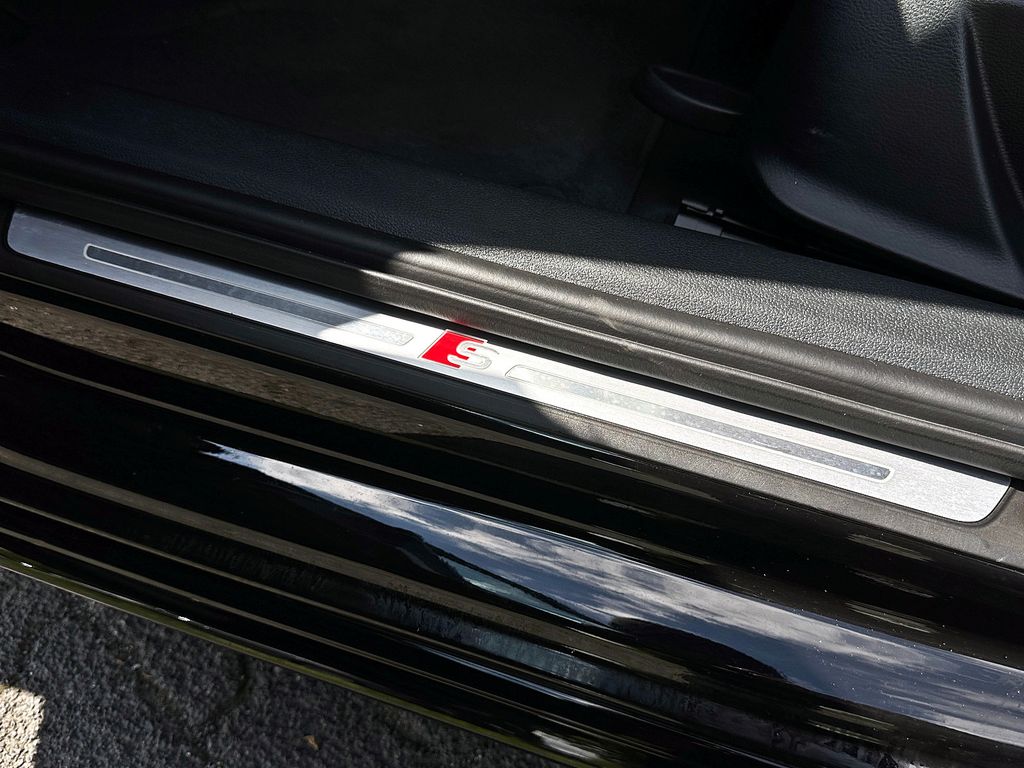 Audi A4 2025 г. Чёрный, пробег 17190 км