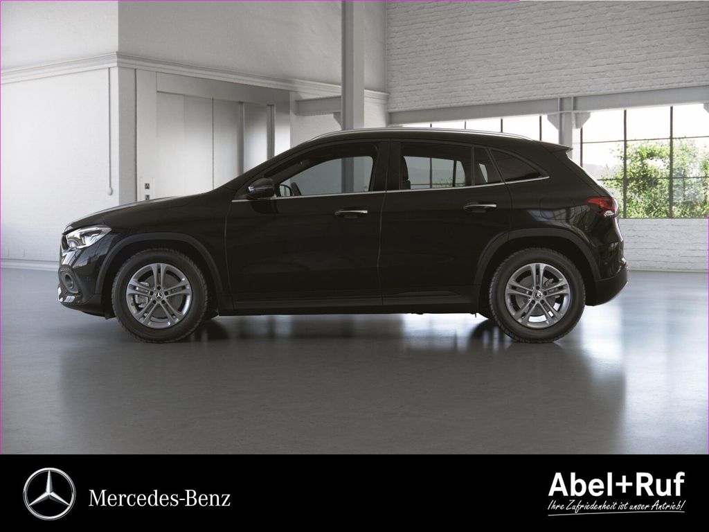 Mercedes-Benz GLA 200 2023 г. Чёрный, пробег 46602 км