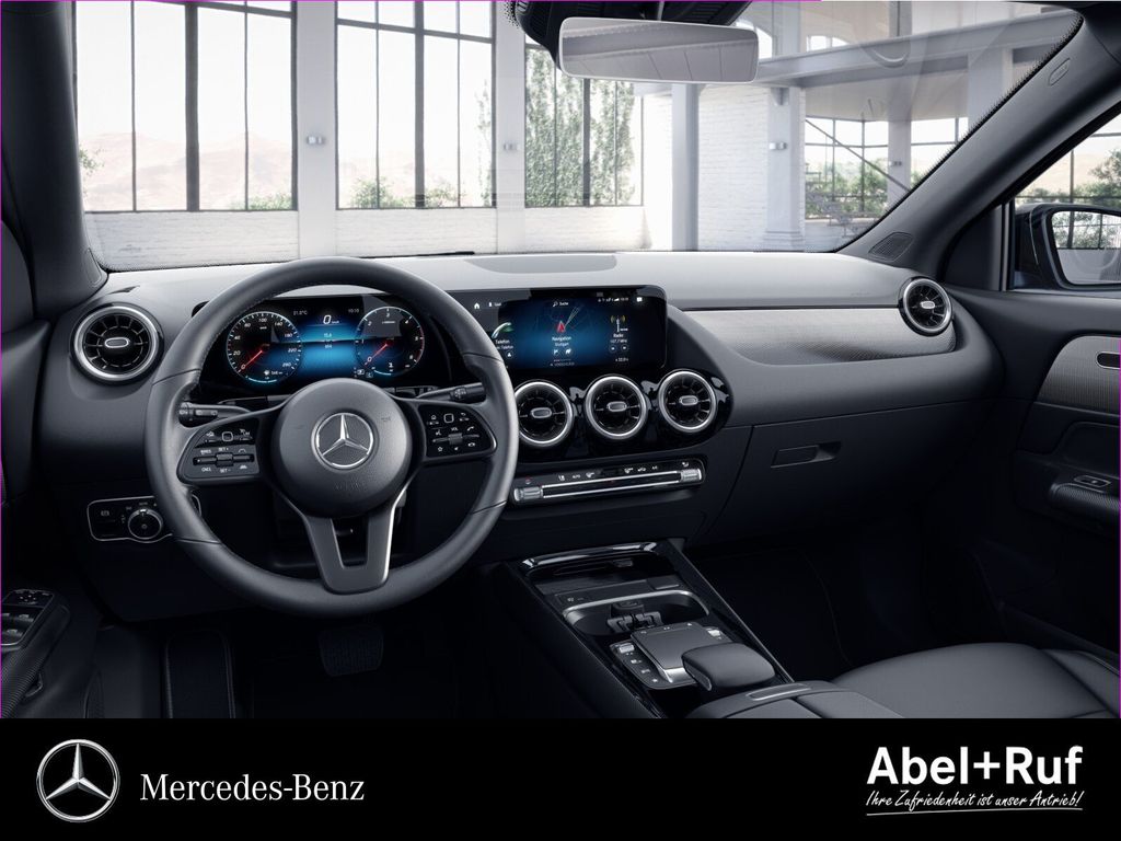 Mercedes-Benz GLA 200 2023 г. Чёрный, пробег 46602 км