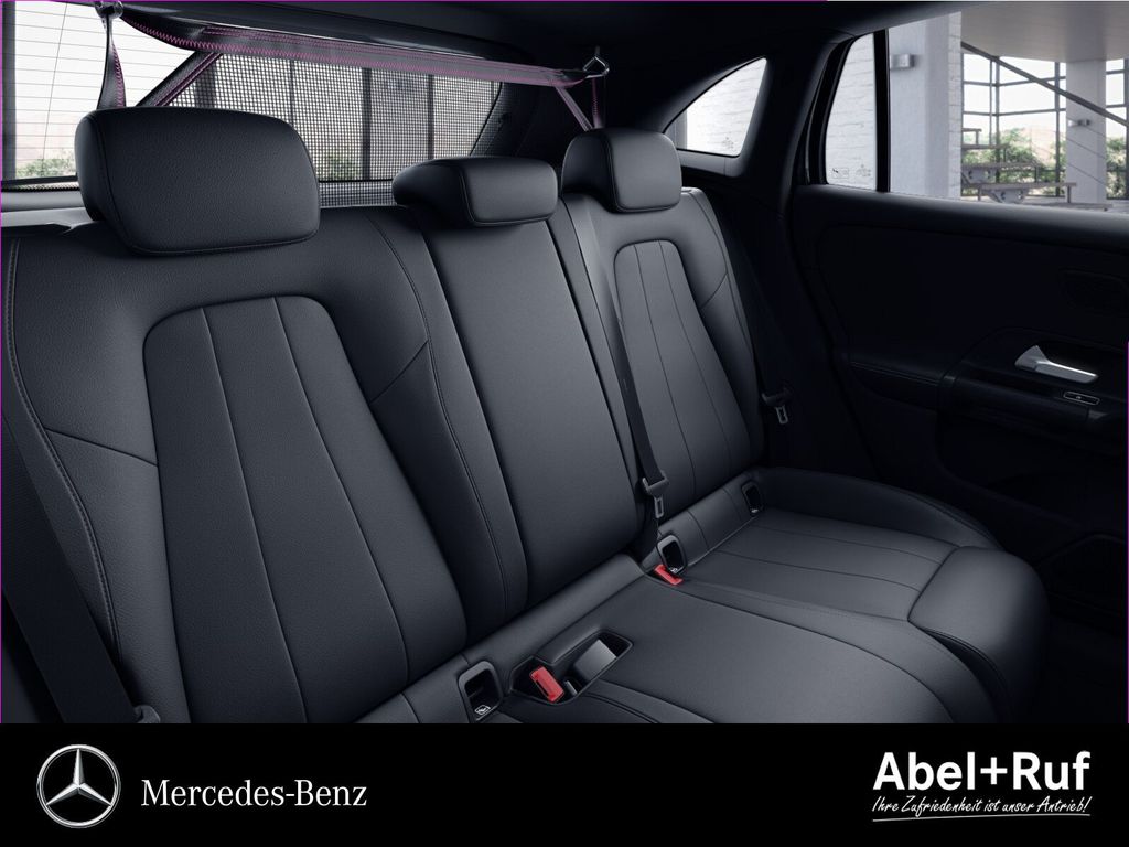 Mercedes-Benz GLA 200 2023 г. Чёрный, пробег 46602 км