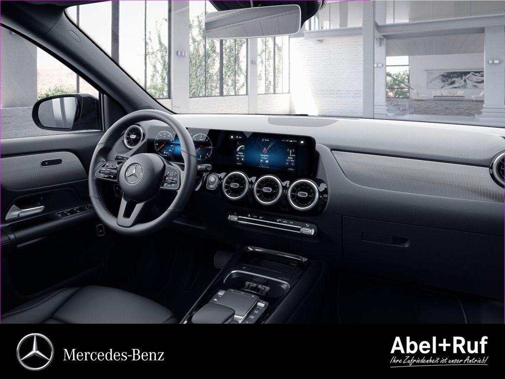 Mercedes-Benz GLA 200 2023 г. Чёрный, пробег 46602 км